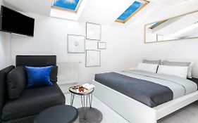 Terminal Krakow - Studio Apartments Next To The Main Square